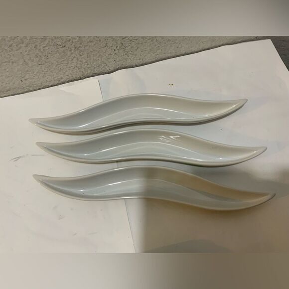 3 pieces white Wave Porcelain serving dish.A20 - Picture 1 of 4